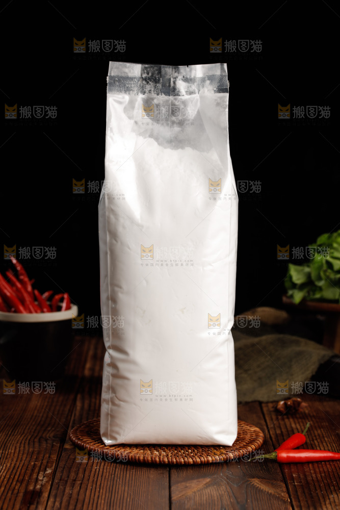 木底上放着一袋豌豆淀粉