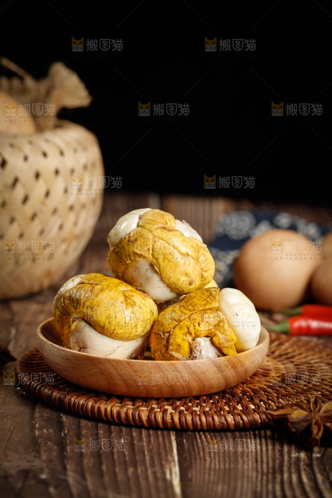 竹垫上的活珠子