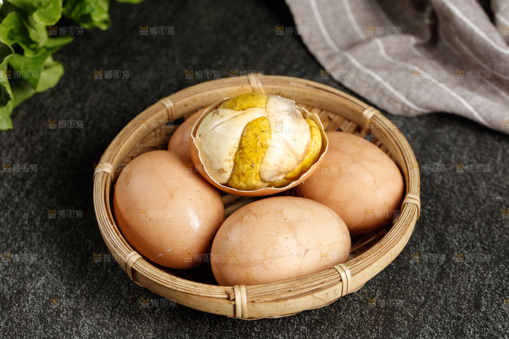篮子里装着毛蛋