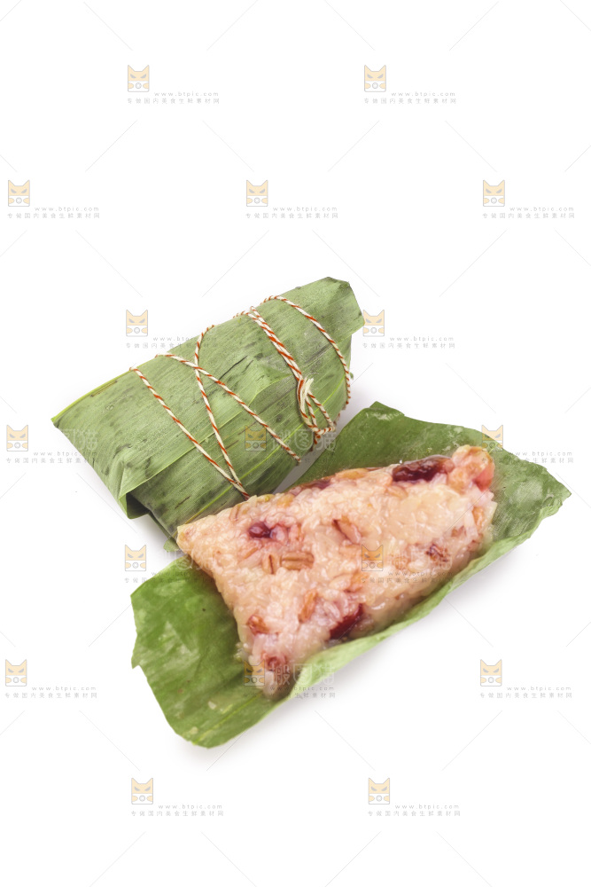 白底上放着八宝粽