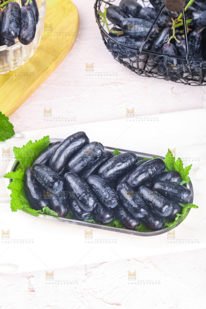 盘子里的金手指黑提