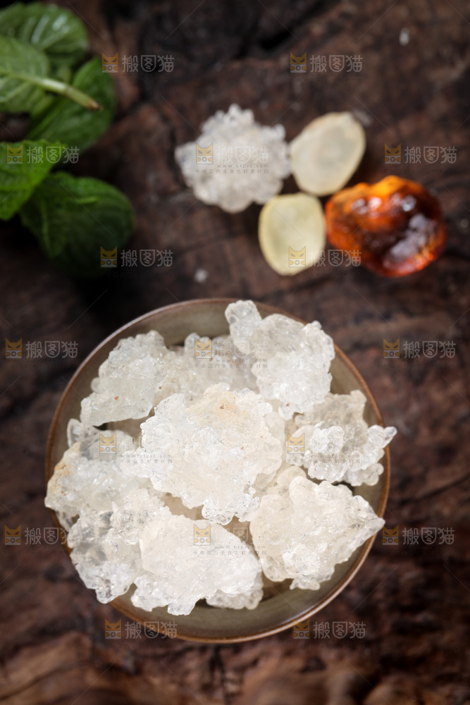 碗里装着雪燕