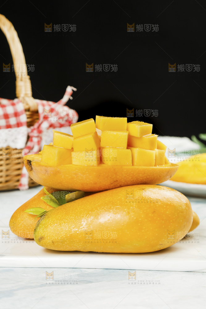 白石板上的海南金煌芒