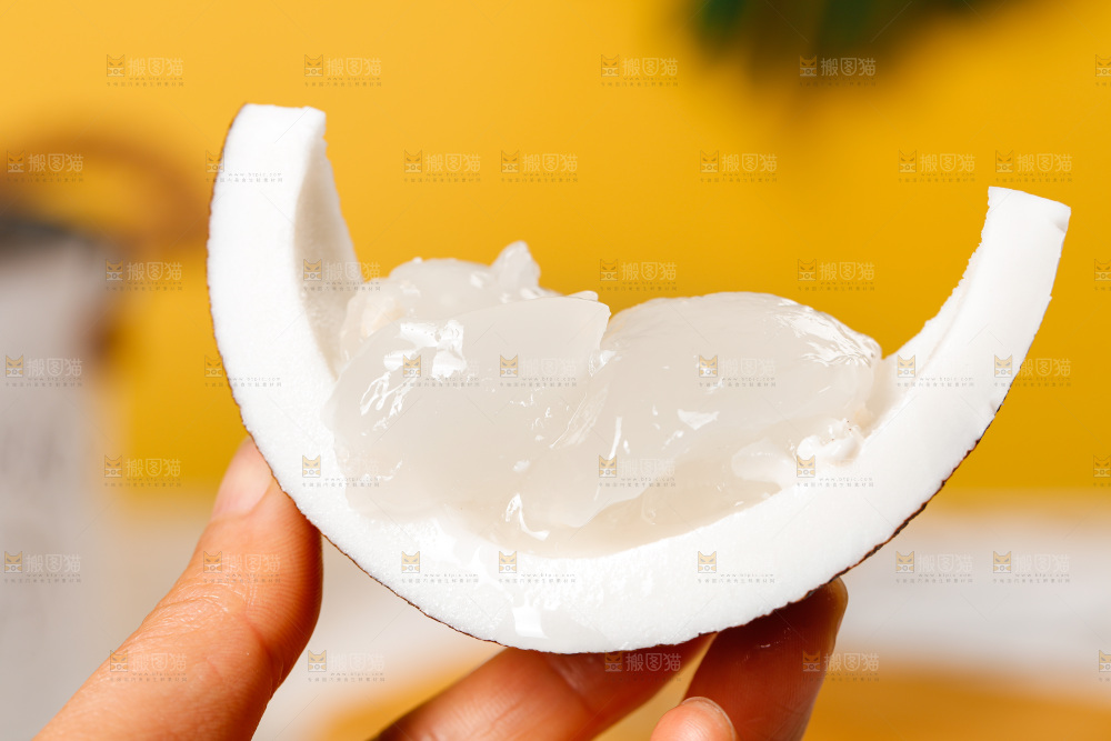 椰子壳里装着椰子冻