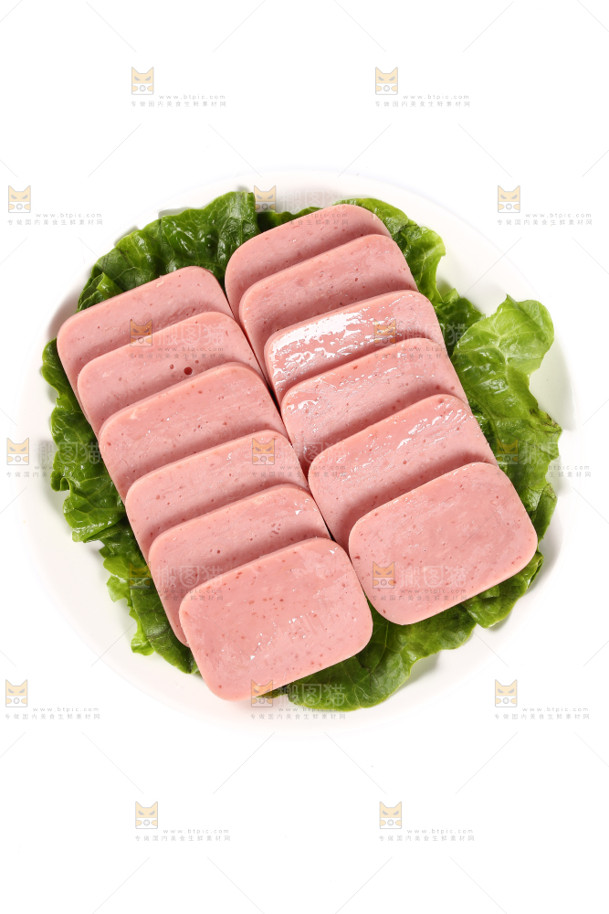 白底上放着一盘午餐肉切片