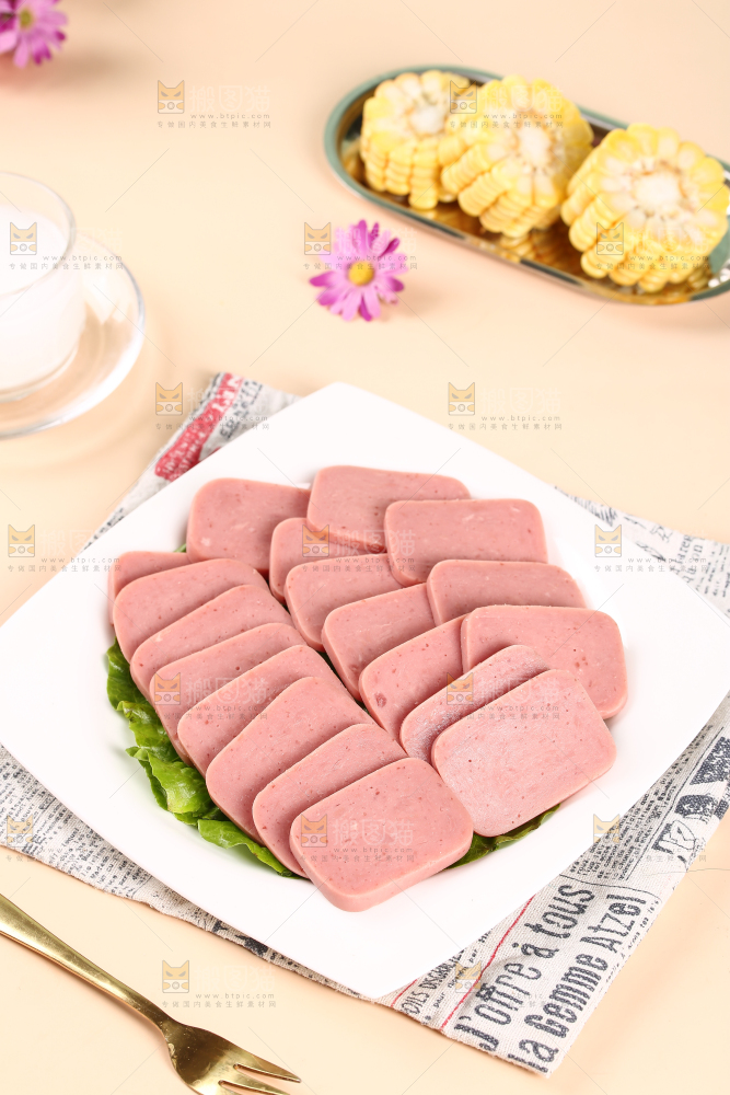 一盘切片的午餐肉
