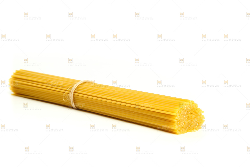 白底上的玉米干面条