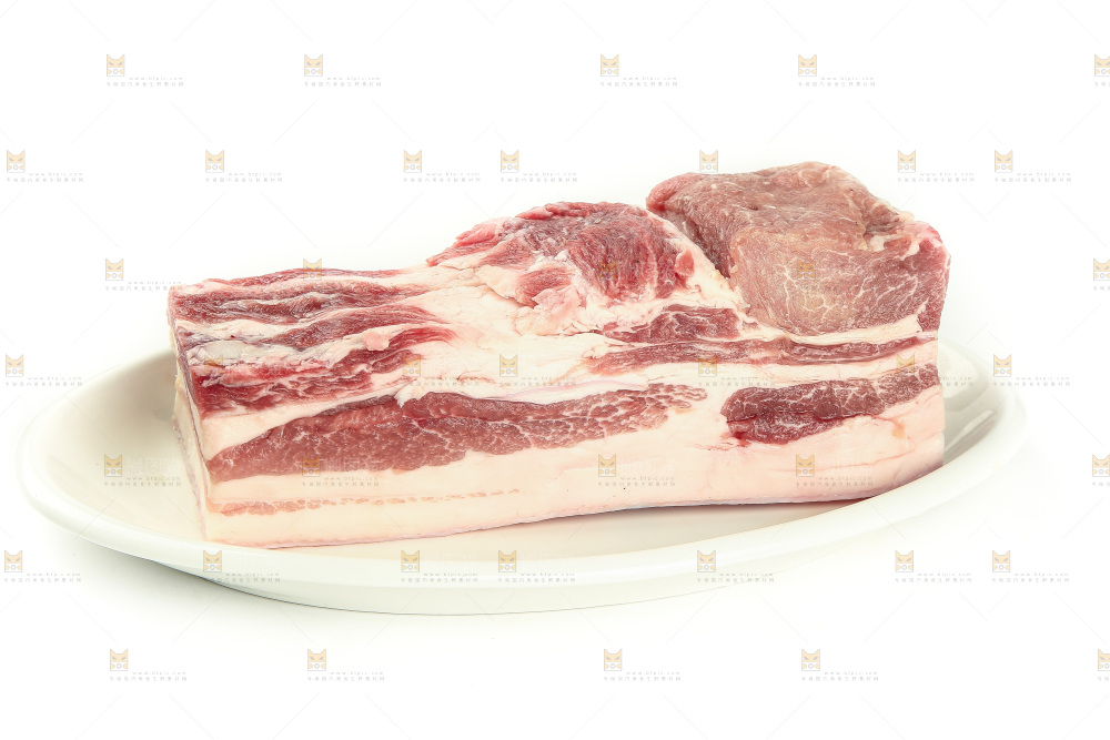 盘子里的五花咸肉