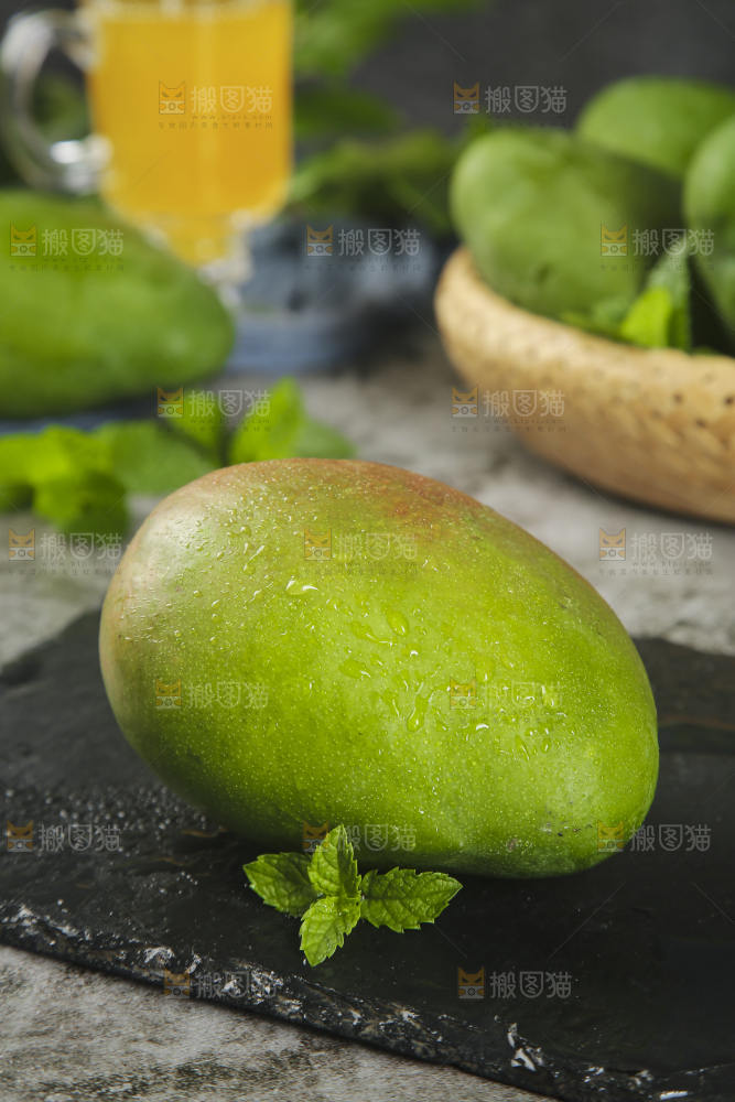 黑板上放着攀枝花凯特芒