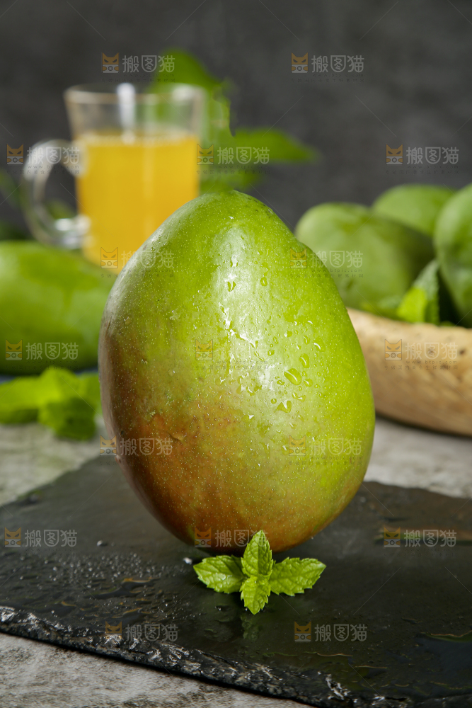 黑板上放着攀枝花凯特芒