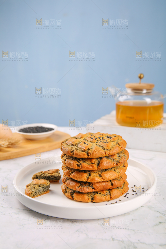 盘子里的芝麻夹心桃酥