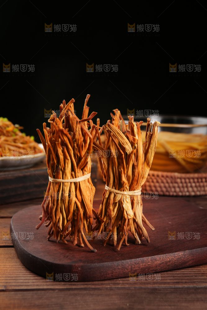 木底上的干黄花菜