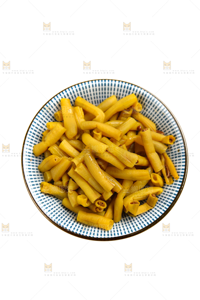 白底上的一盘酸豆角