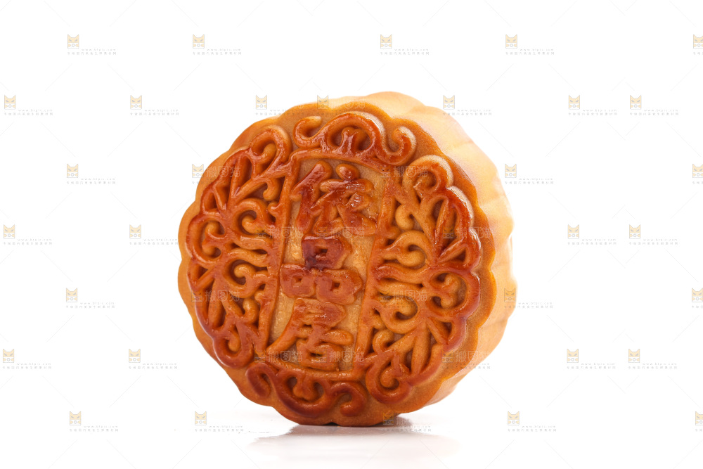 白底上的广式蛋黄月饼
