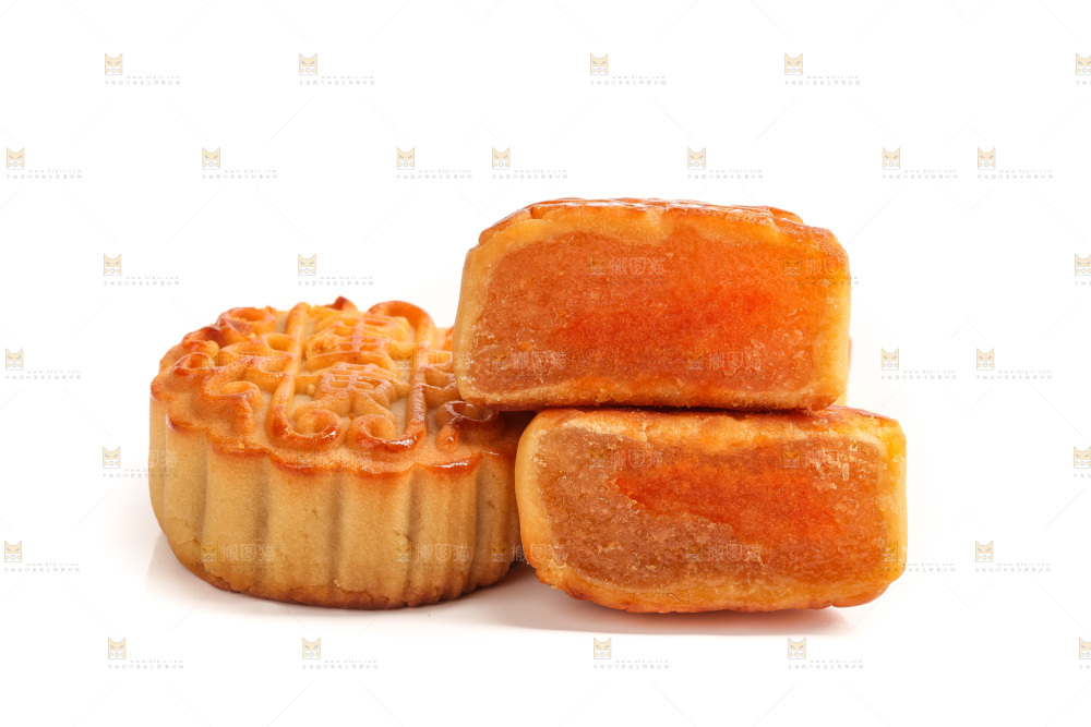 白底上的广式蛋黄月饼