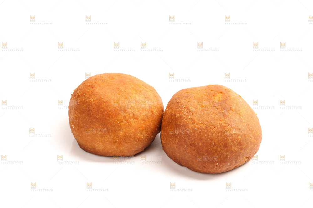 白底上的火腿蛋黄月饼