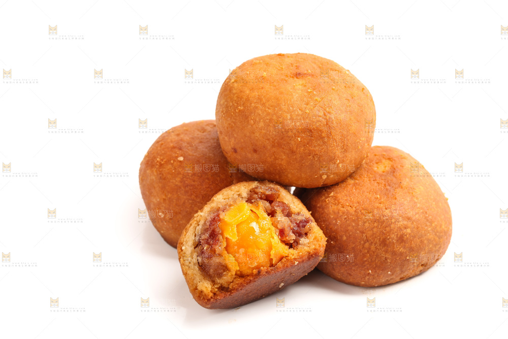 白底上的火腿蛋黄月饼