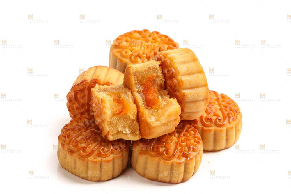 白底上的广式蛋黄月饼