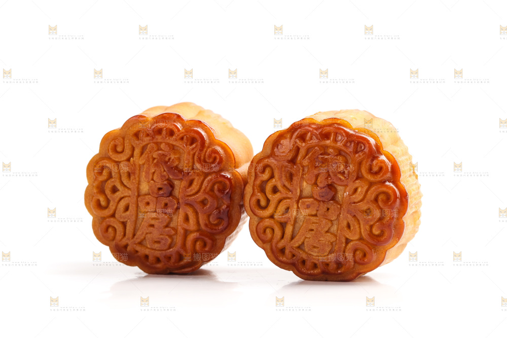 白底上的广式蛋黄月饼