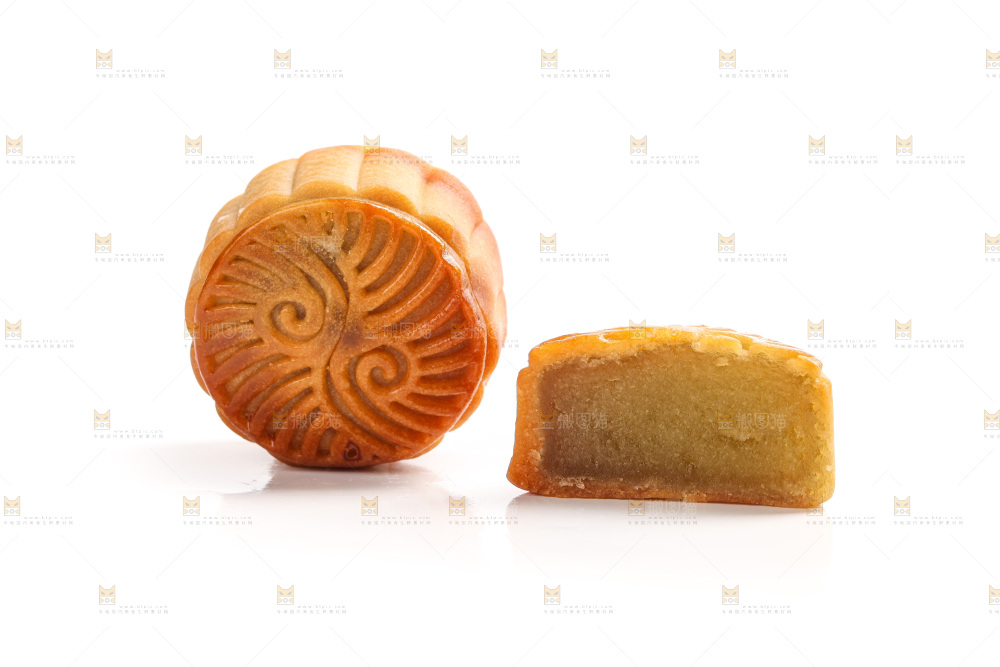白底上的水果月饼