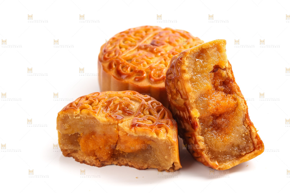 白底上的广式蛋黄月饼