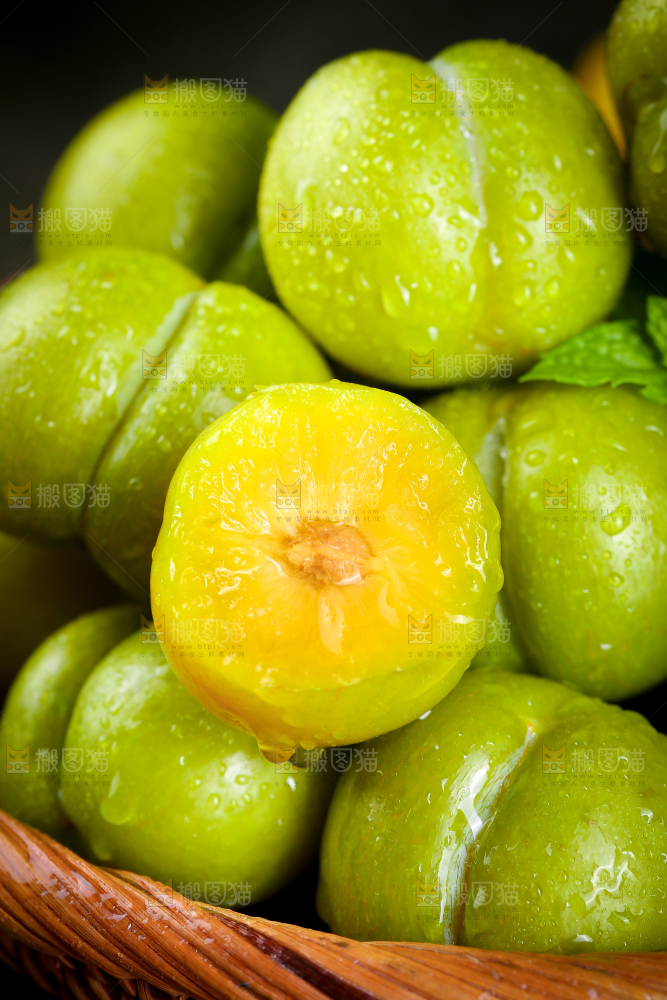 新鲜的蜂糖李