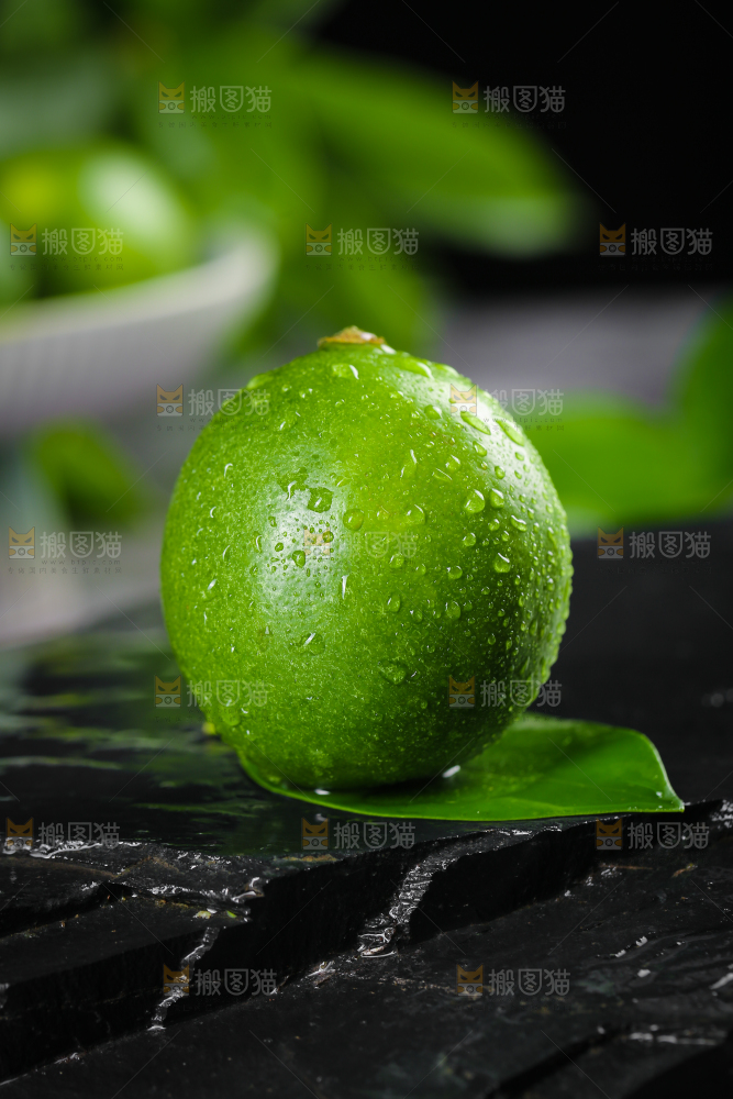 黑底上放着广东香水柠檬