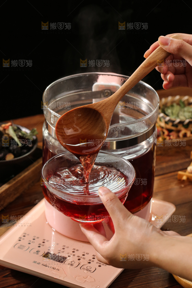 碗里装着酸梅汤