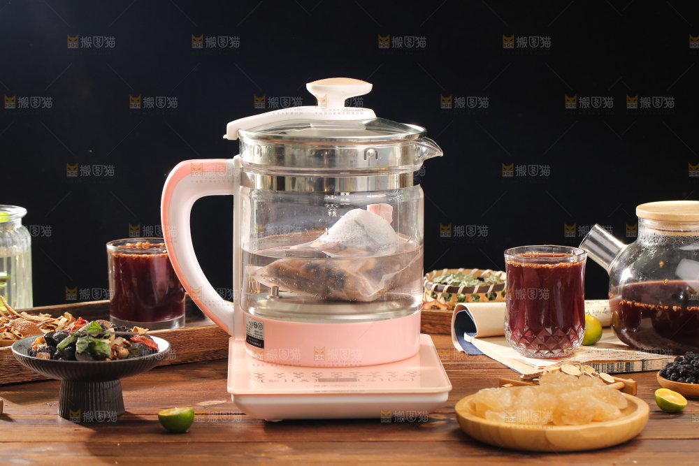 茶壶里正在煮酸梅汤