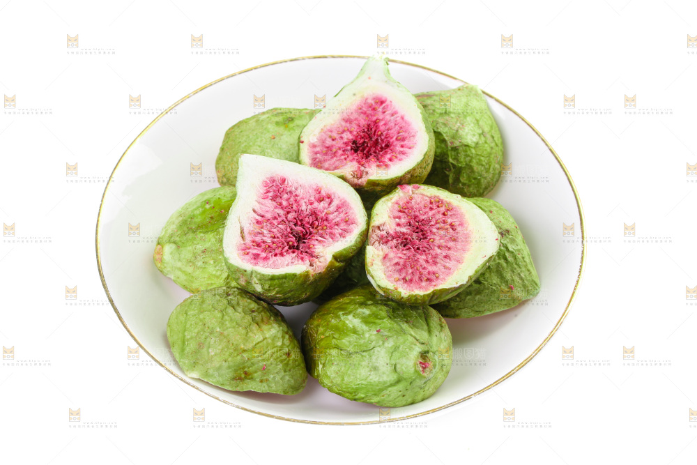 盘子里装着无花果干