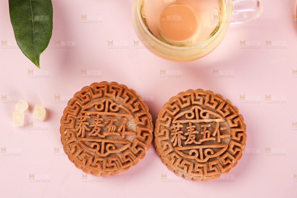 浅底上的荞麦五仁月饼