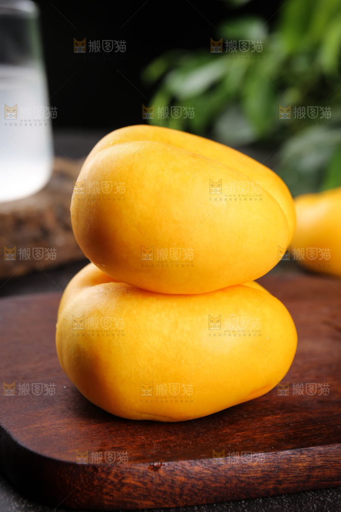 深底上的黄毛蟠桃