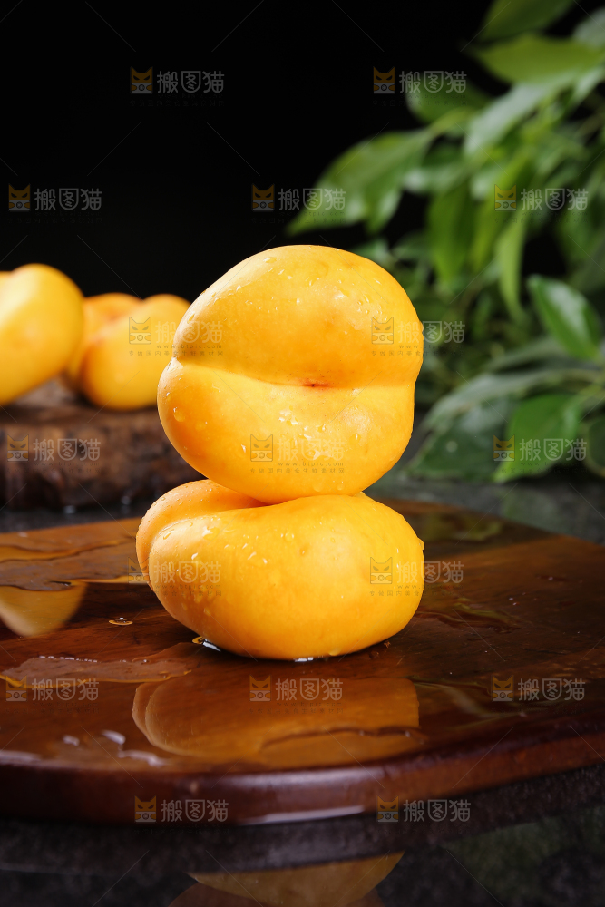 深底上的黄蟠桃