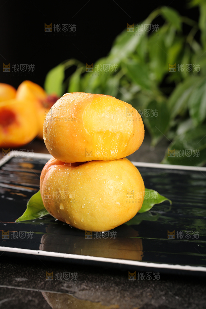 深底上的黄金油蟠桃