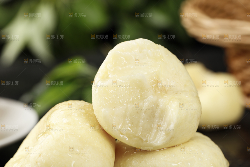 堆放着的奶油蟠桃