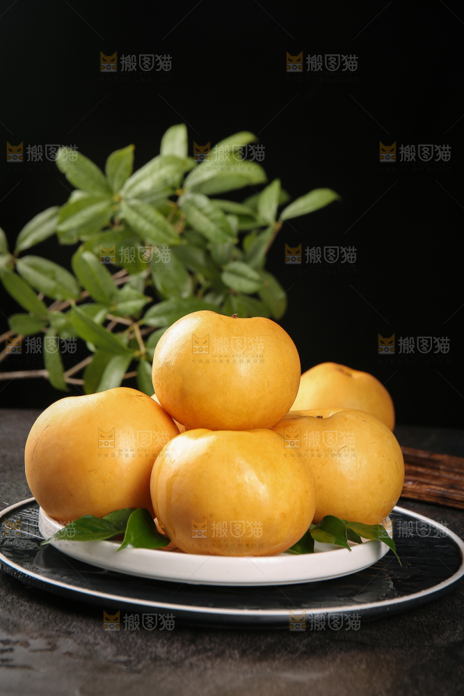 盘子里的莱阳秋月梨