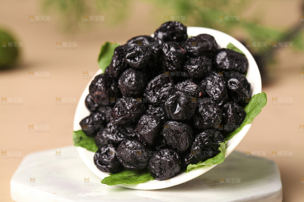 一碟蓝莓果干