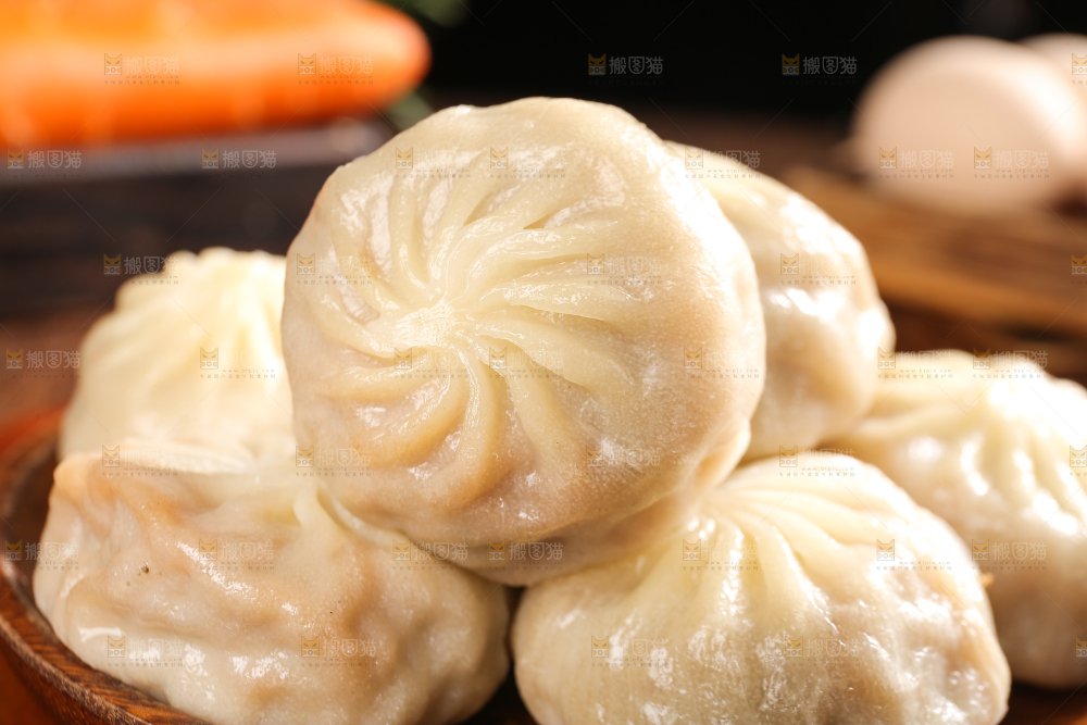 盘子里的包子