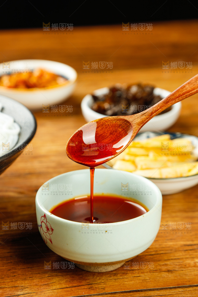 勺子上的辣椒油