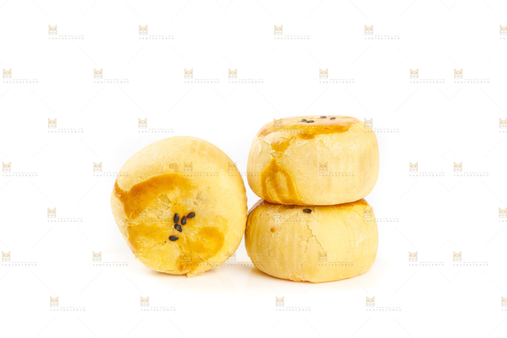 白底上的豆沙蛋黄酥