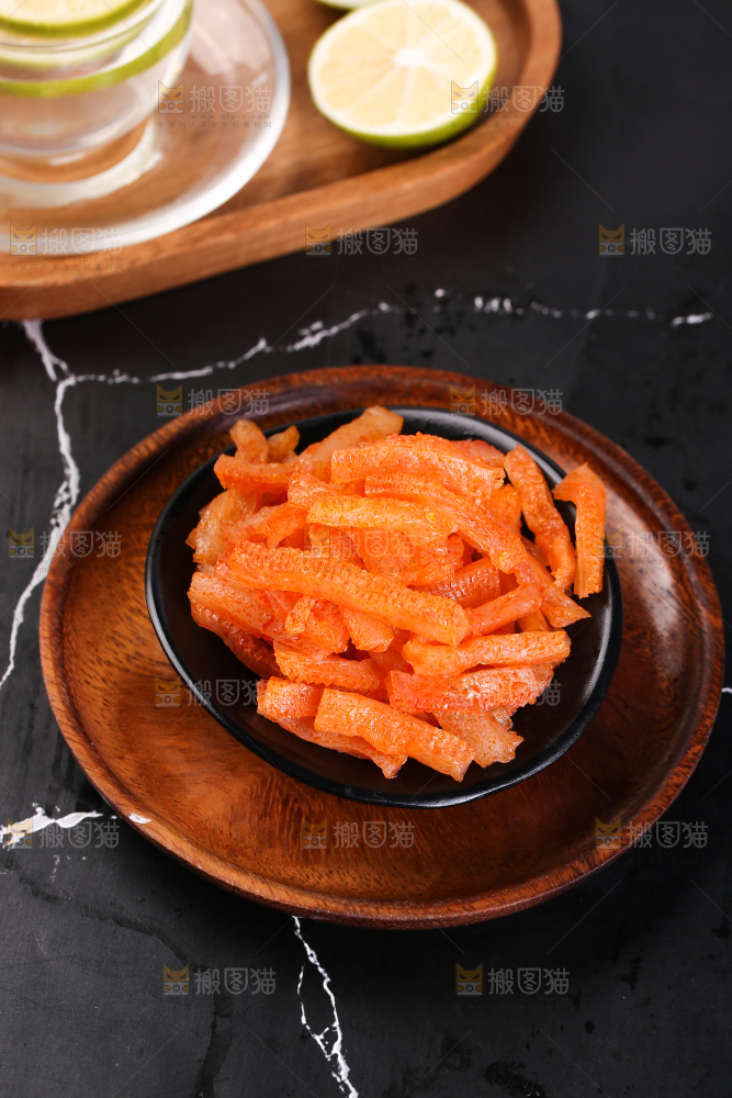 深底上的一盘魔芋丝