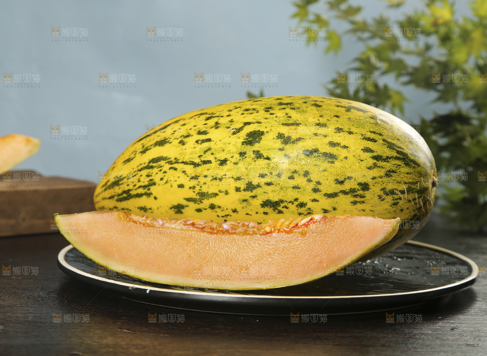 深底上切块的伽师瓜