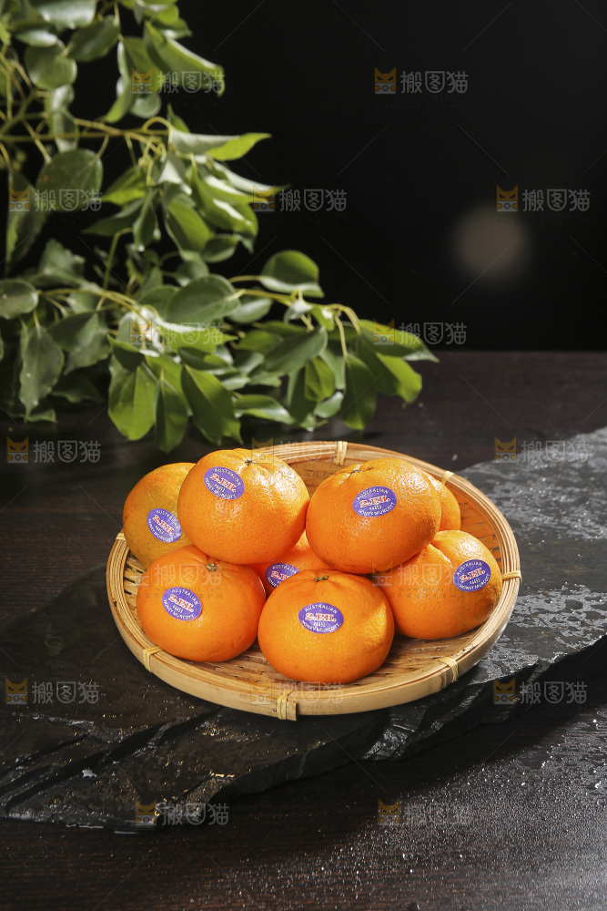 黑石板上的一篮澳柑