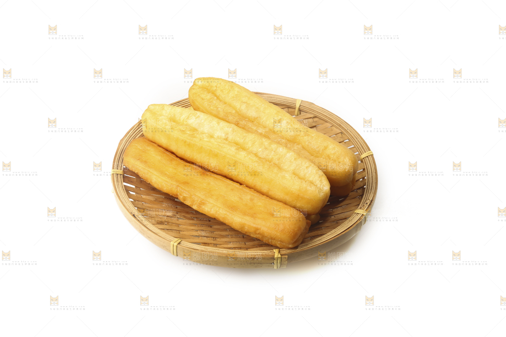 白底上的一篮炸油条