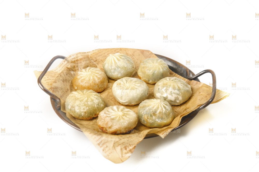 白底上的一盘小煎包