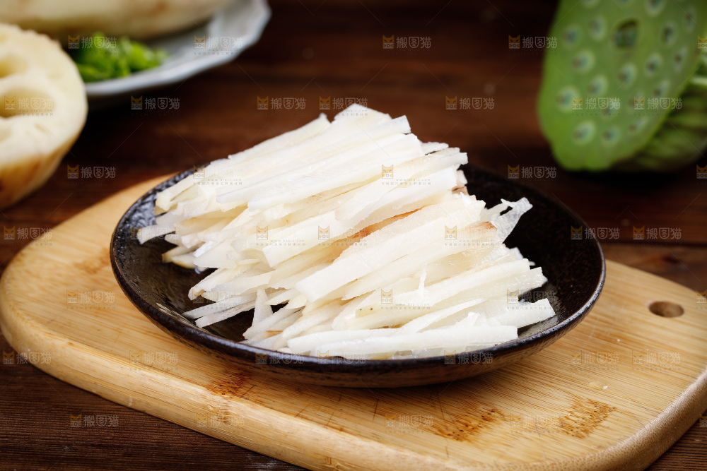 木板上一盘藕丝
