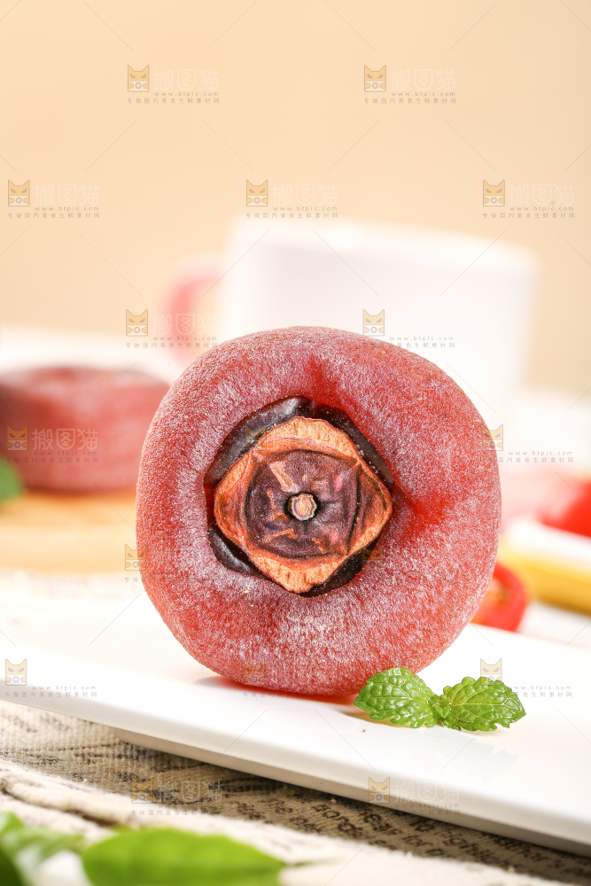 白底上的霜降柿饼