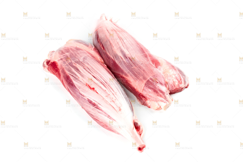 白底上放着牛腱子