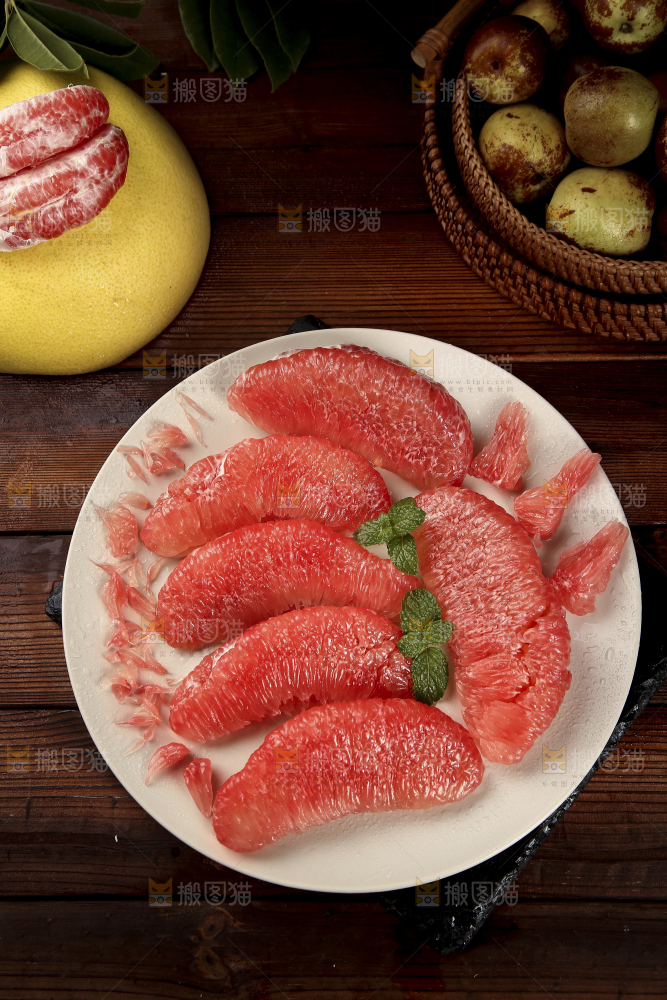 一盘福建平和红肉蜜柚