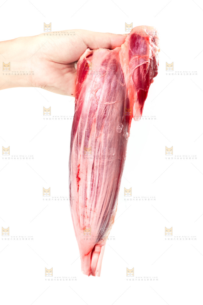 手里拿着牛腱肉